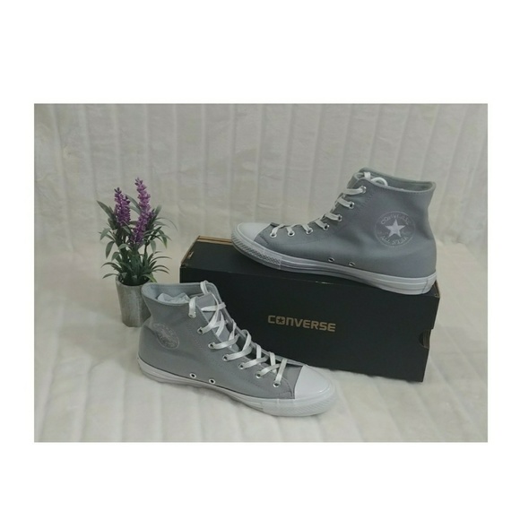 Converse Shoes - 🆕 Gray Woman Converse New in the box.